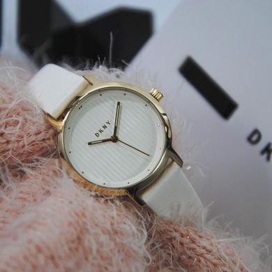Часы наручные женские DKNY NY2677 кварцевые с белым кожаным ремешком, США