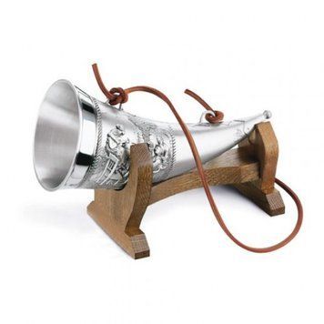 Рог на деревянной подставке &laquo;Гамбринус&raquo; 12628 Artina Drinking Horn on Stand &bdquo;Gambrinus&ldquo; 19.5 cm