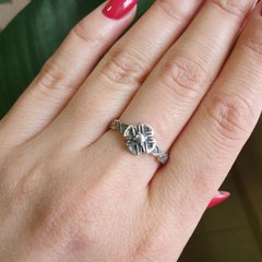 Серебряное кольцо печатка "Спаси и Сохрани" с цветком посередине 17.5