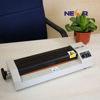 Ламинатор NEOR 8306, работает с пленками от 80 мкм до 250 мкм