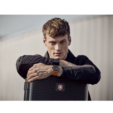 Мужские часы Victorinox Swiss Army FIELDFORCE GMT V241897