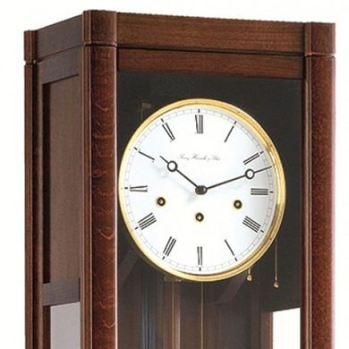 Часы напольные HERMLE 01220-030351 из ореха с тросовым подвесом гирь и с Вестминстерской мелодией
