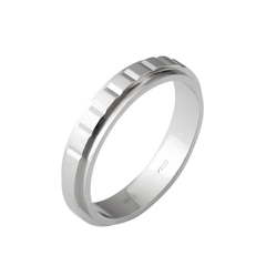 Серебряное обручальное кольцо с камнями 21.5