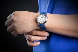 Часы наручные женские Aerowatch 43960 AA01 кварцевые с фазой Луны, ремешок кожаный синий